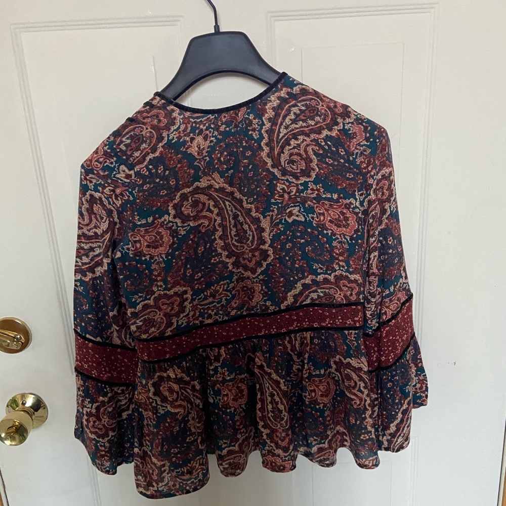 going out top - Picture 2 of 2